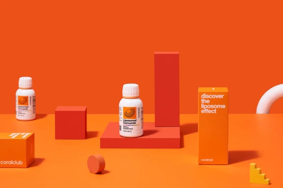  Liposomal Curcumin – complemento alimenticio con edulcorantes. Volumen: 100 ml.